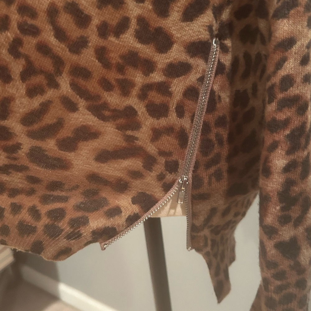 Vici Leopard Print Lightweight Pullover Sweater W… - image 4